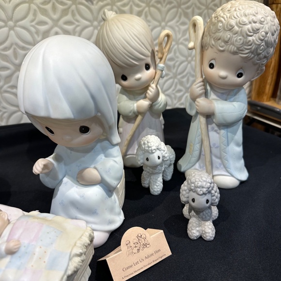 Precious Moment Dealer Nativity Set - Picture 3 of 6